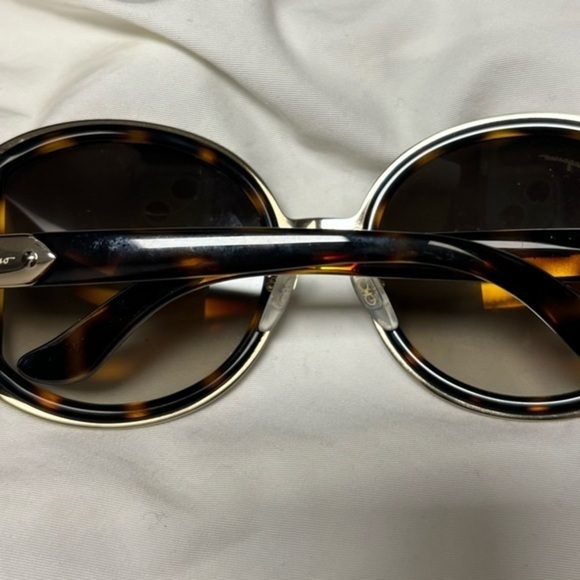Salvadore Ferragamo tortoise These stylish sunglasses Oversized - Picture 3 of 8